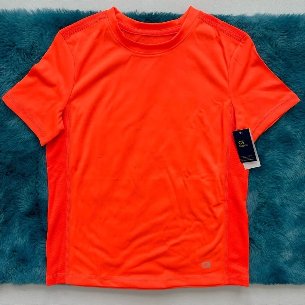 Gap Kids Boys Dry Wicking Tee Size S